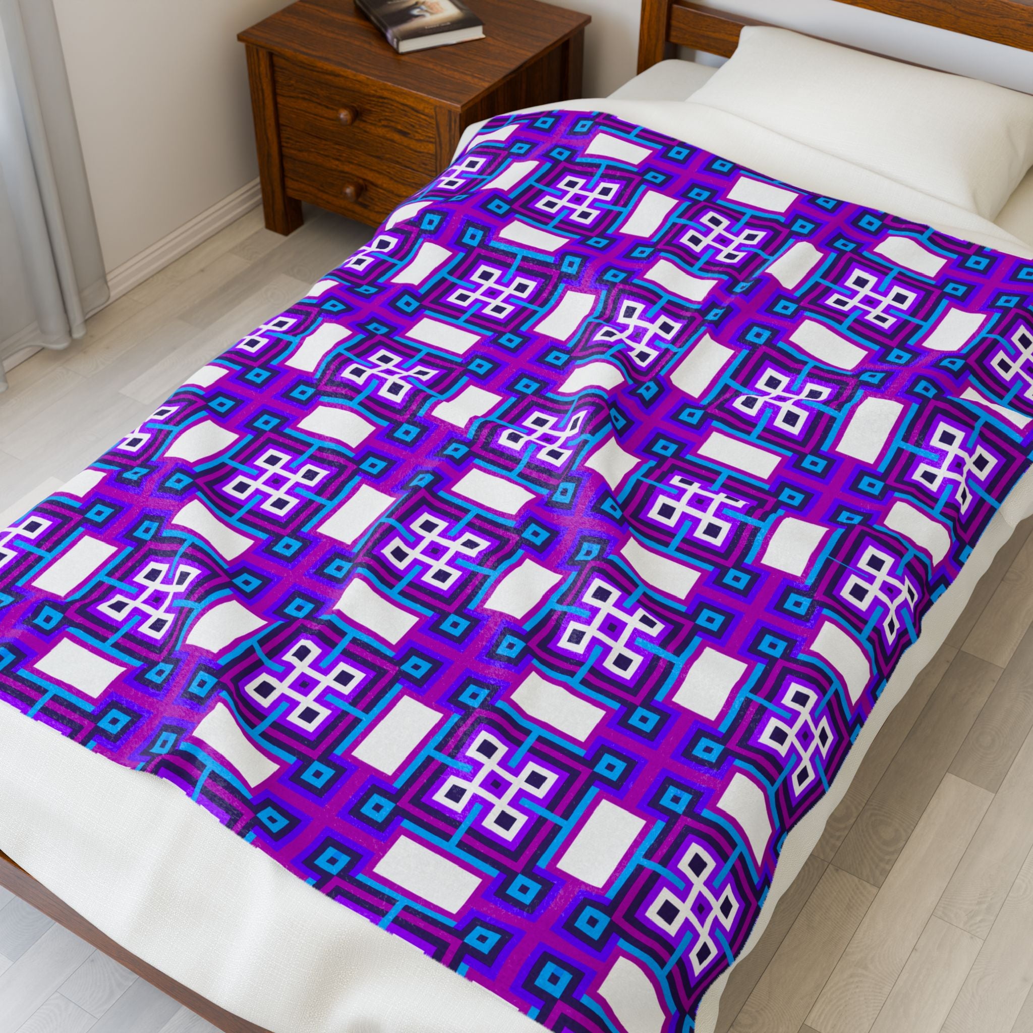 Vibrant Geometric Plush Blanket - Cozy Home Decor, Gift for Her, Unique Throw for Kids, Comfortable Lounge Accessory, Warm Soft Blanket