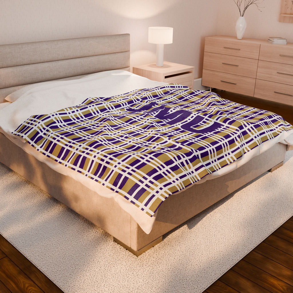 Cozy Velveteen Plush Blanket, Perfect for Gifting, Home Decor, Living Room Accents, Stylish Throws, Birthdays & Holidays